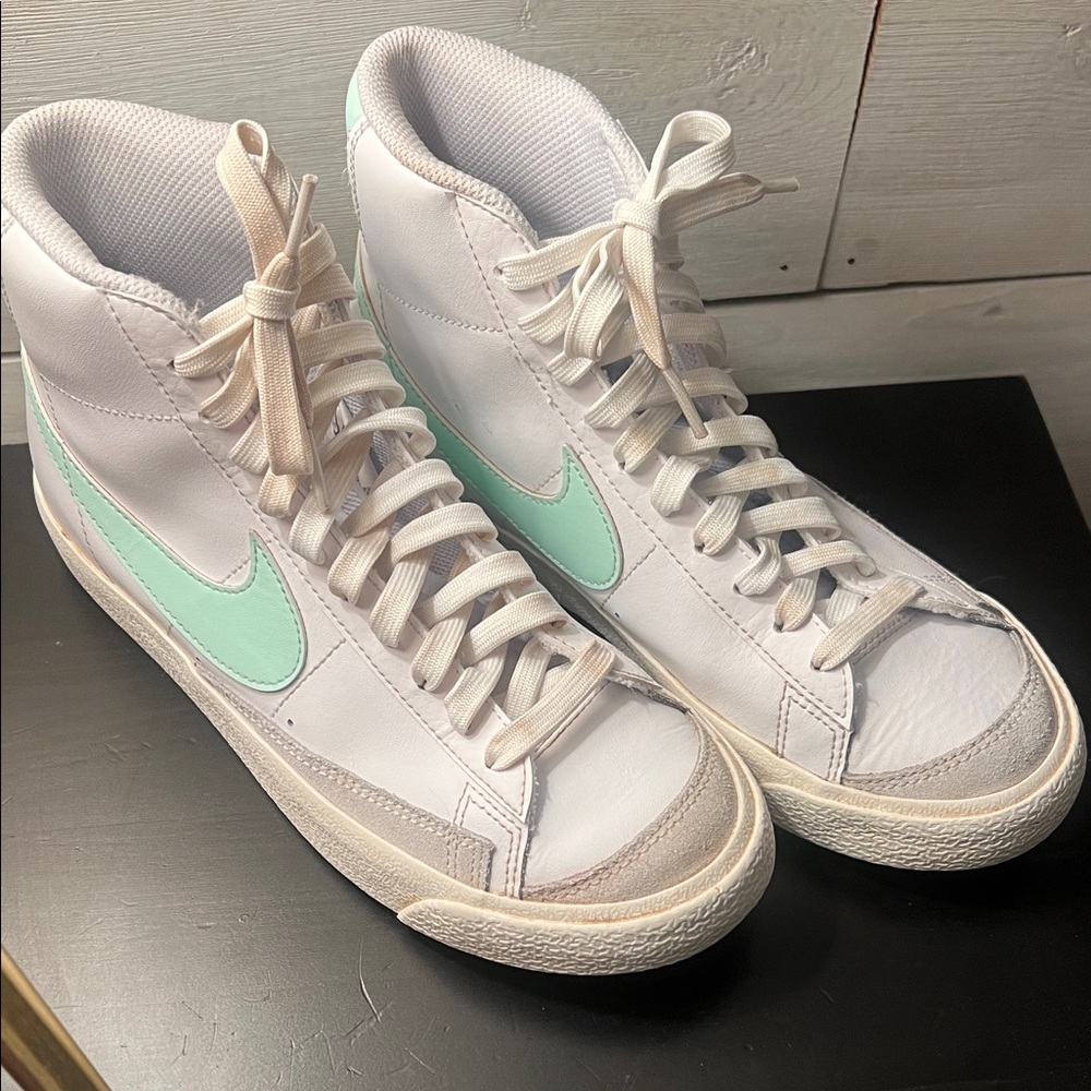 Nike Girl’s White and Mint high-top Sneakers